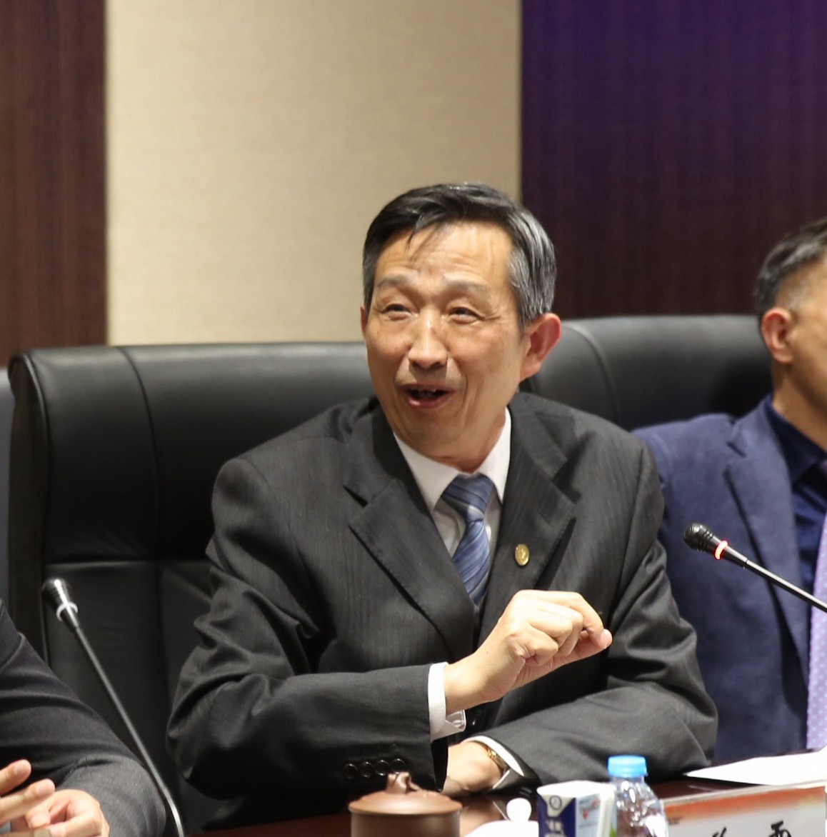 集团要闻 公司动态 媒体聚焦 图文直播 鹏欣动态 集团首席执行官姜雷