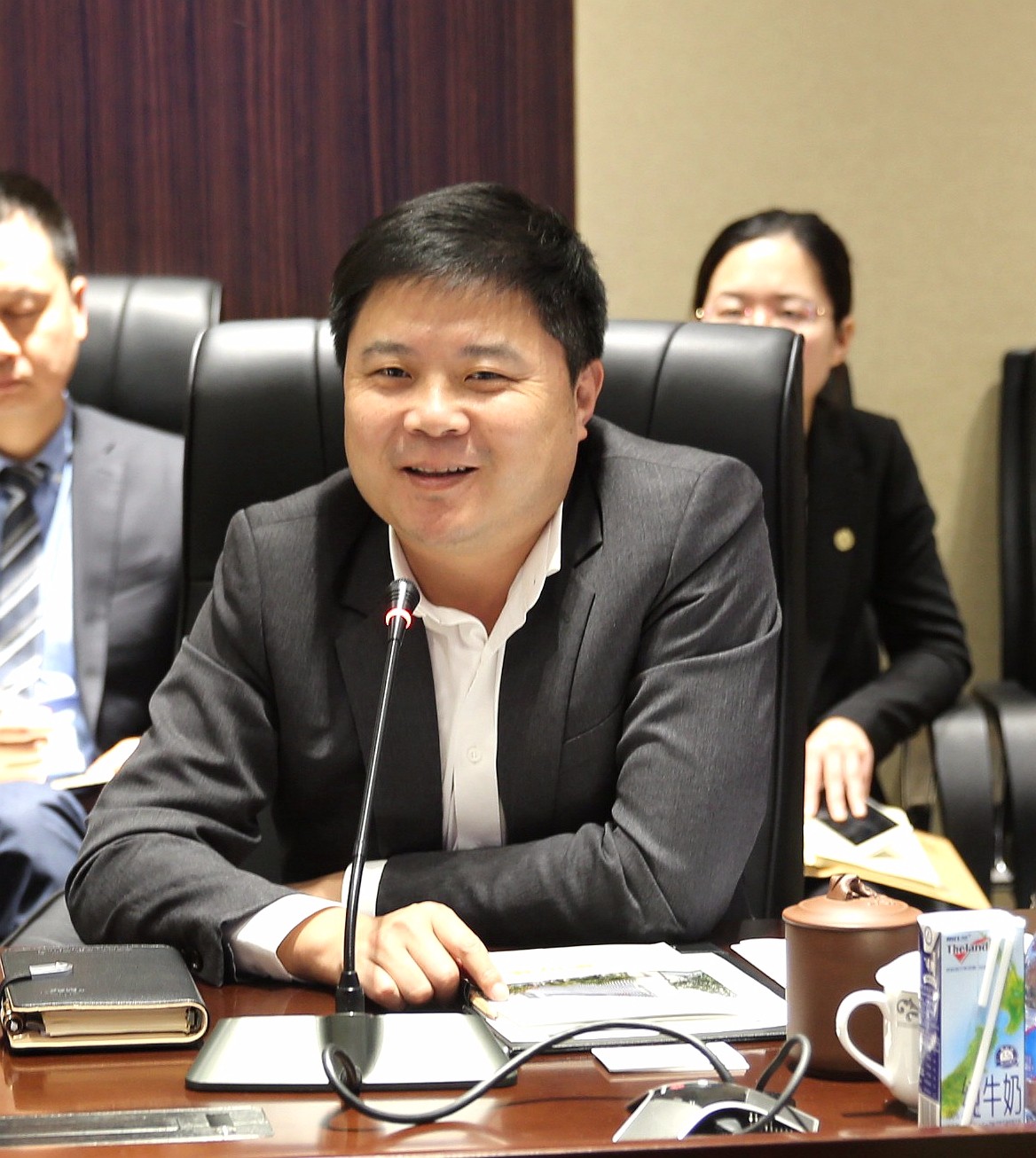 集团要闻 公司动态 媒体聚焦 图文直播 鹏欣动态 集团首席执行官姜雷
